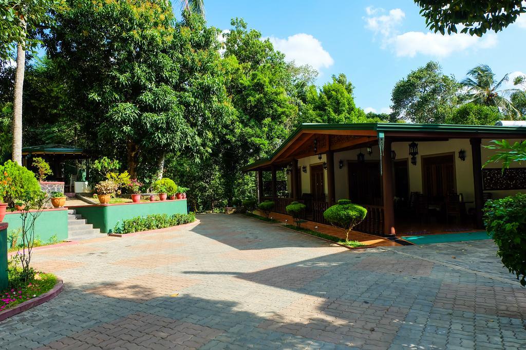 Green View Holiday Resort แคนดี้ ภายนอก รูปภาพ